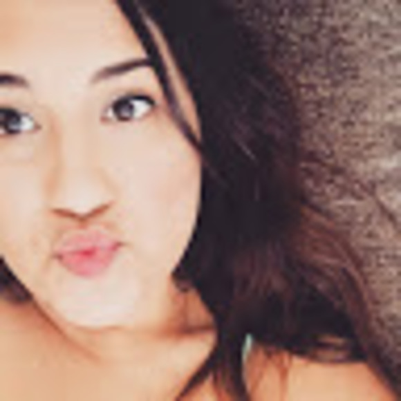 Meet your Posher, Melissa - Picture 1 of 1